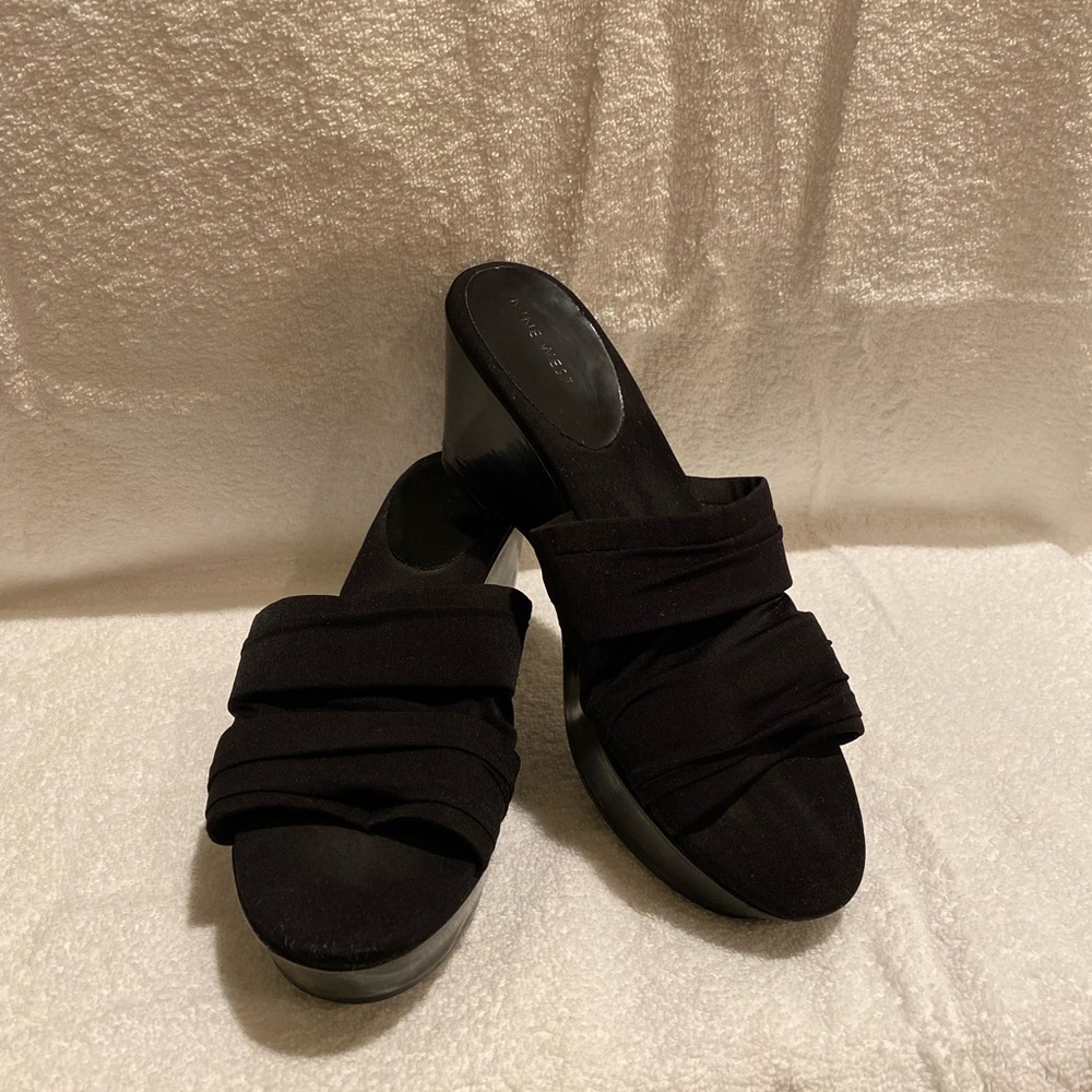 Black Nine West Platform Sandal With Nylon Strap so comfortable.